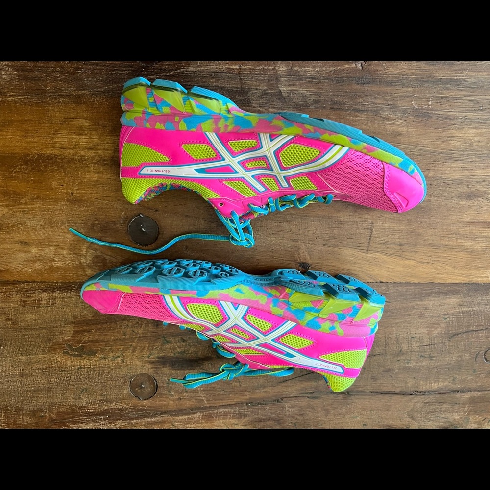 Asics gel running shoes.